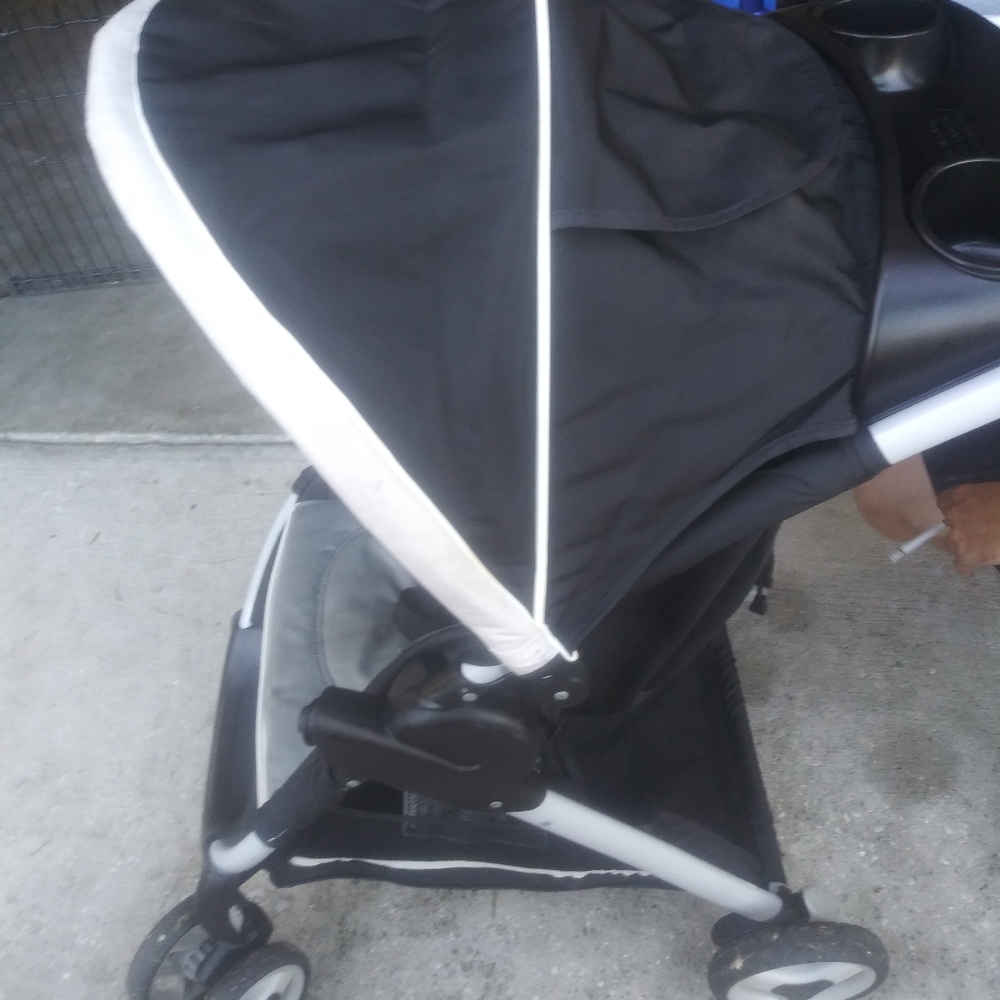 Two strollers - Picture 7 of 8